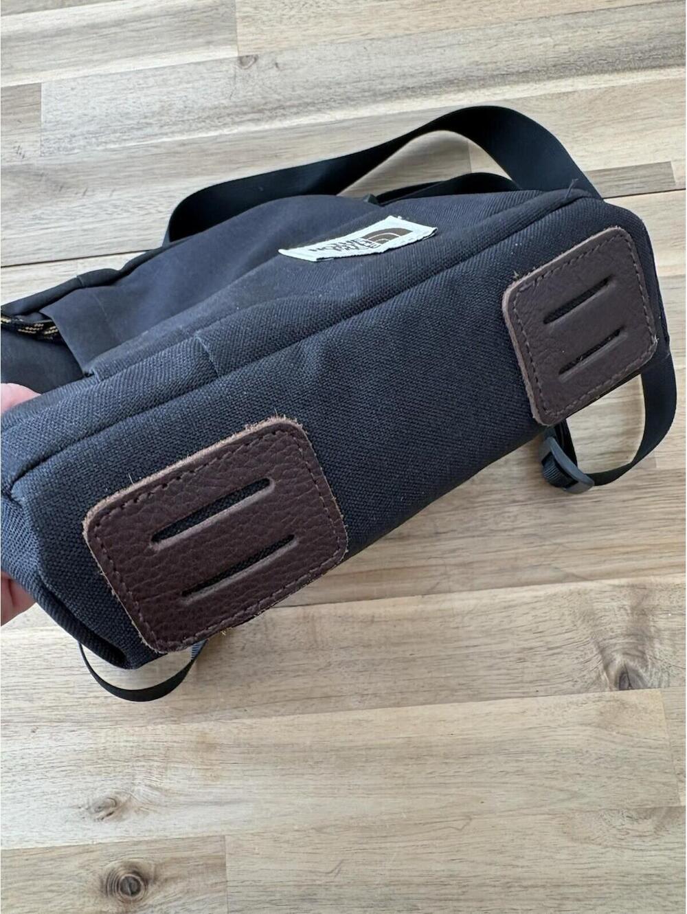 The North Face Unisex Crossbody Bag in Black Heather - Picture 8 of 8